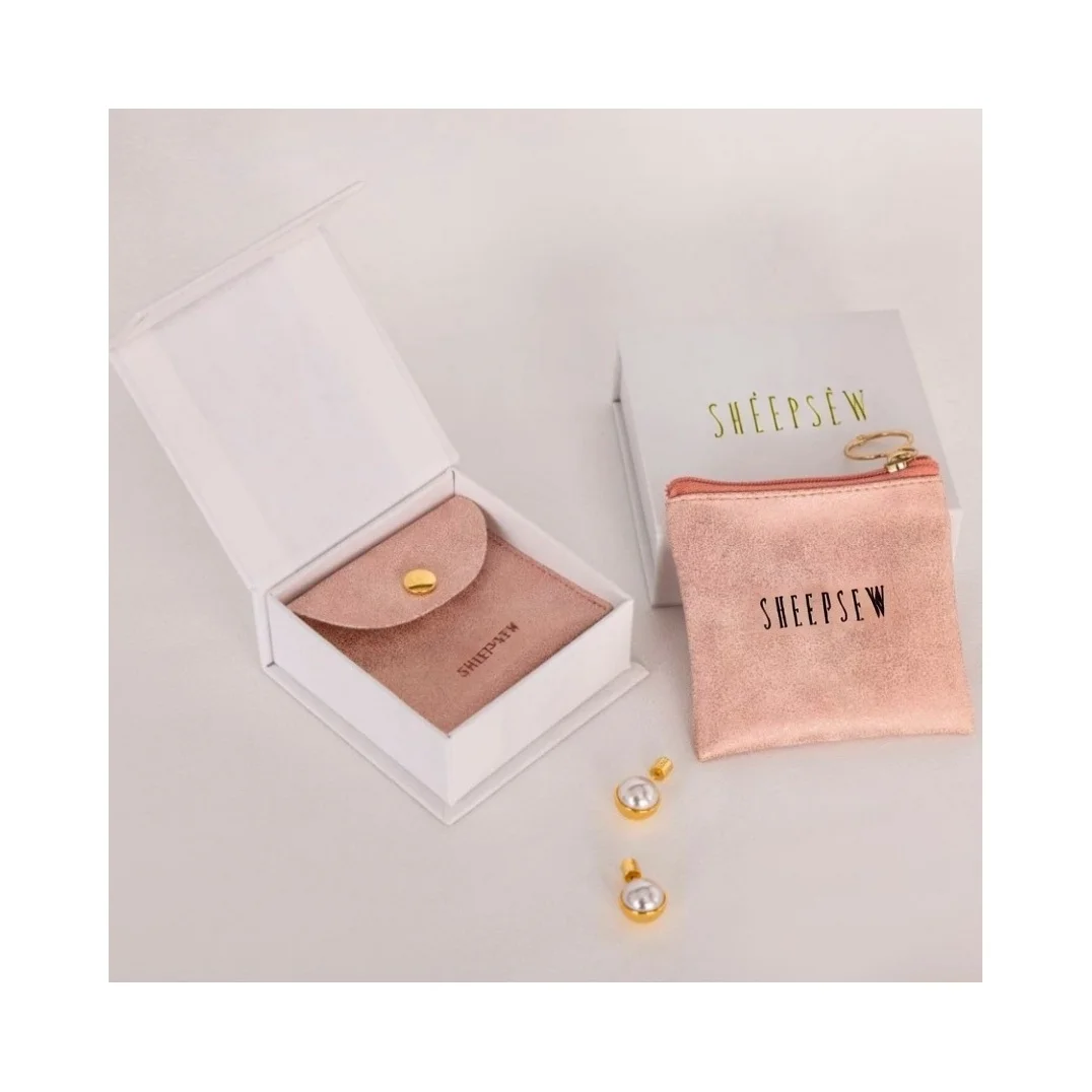 

Изысканный индивидуальный логотип горячего тиснения, яркий снег, текстурированный чехол на молнии из искусственной кожи, подарочный упаковочный набор, магнитная коробка с черной пенопластовой вставкой