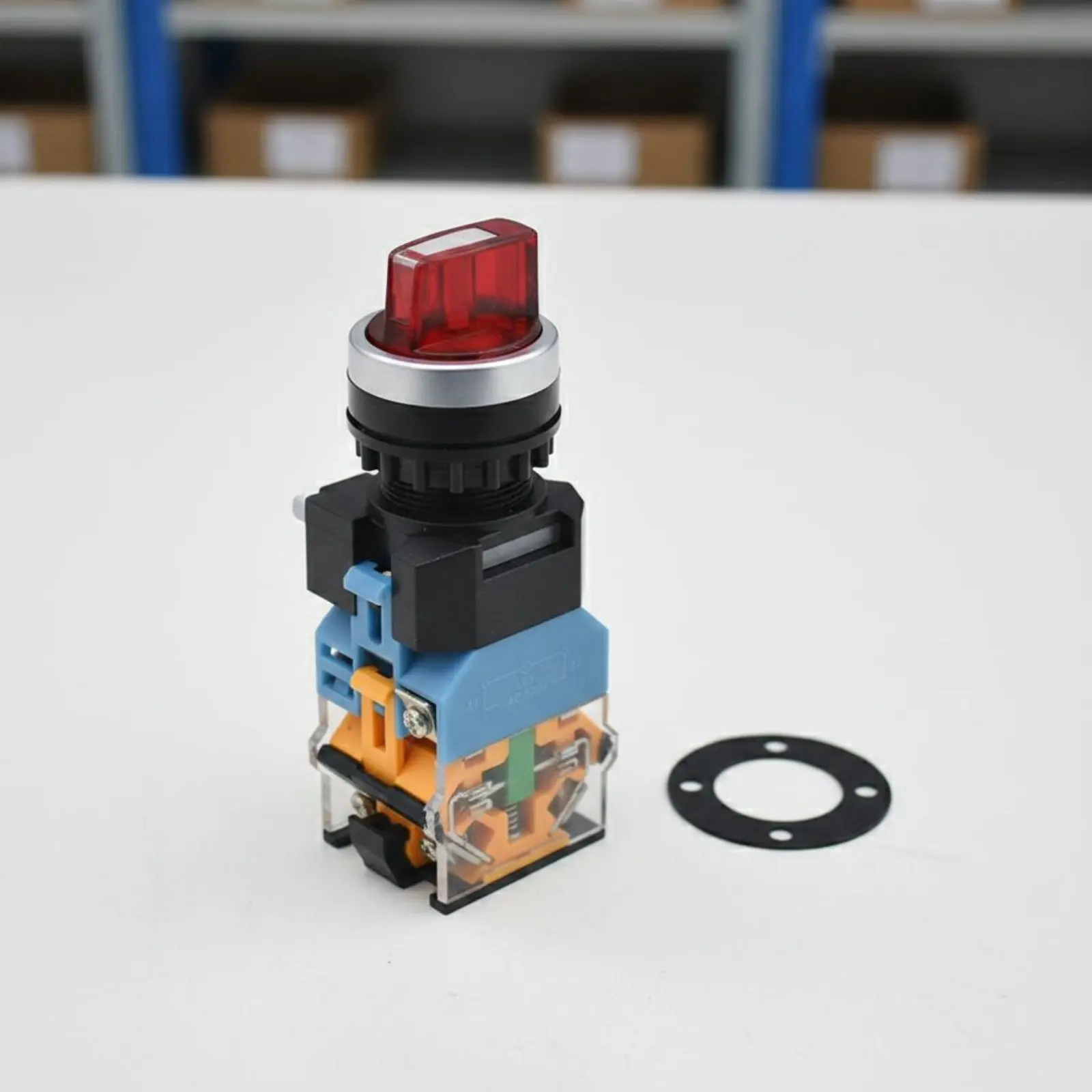 

Illuminated Selector Switch Latching LED Control Button Industrial Hardware Metal Head for Electricians