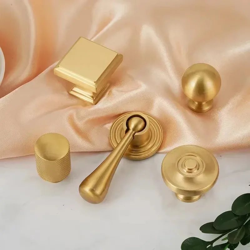 Brass Solid Pull Handles for Cabinet Doors Wardrobes Shoe Cabinets and Drawer Cabinets European Style Surface-mounted Handles