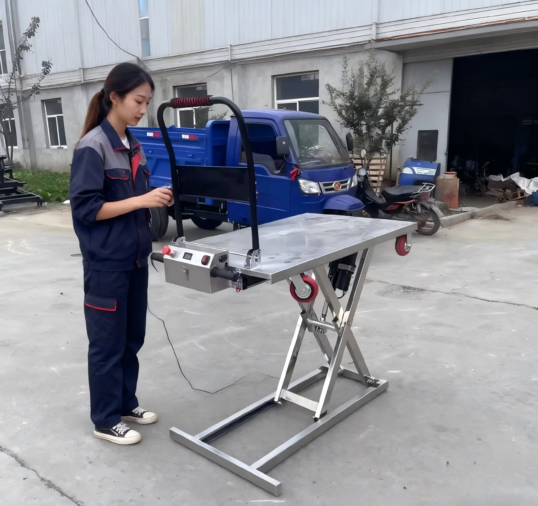 Plataforma de carga portátil de la tabla elevadora de tijera hidráulica eléctrica 150kg, equipo de elevación industrial para el taller del almacén