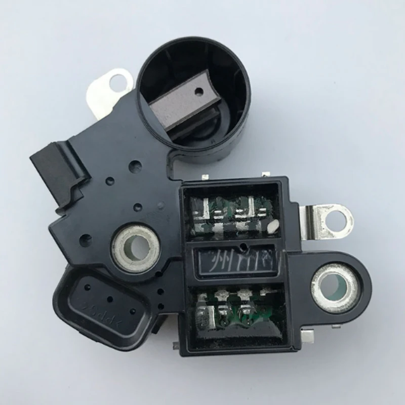 3pin Alternator Voltage Regulator for Nissan X-TRAIL TIIDA Teana QASHQAI BLUEBIRD SUNNY LIVINA