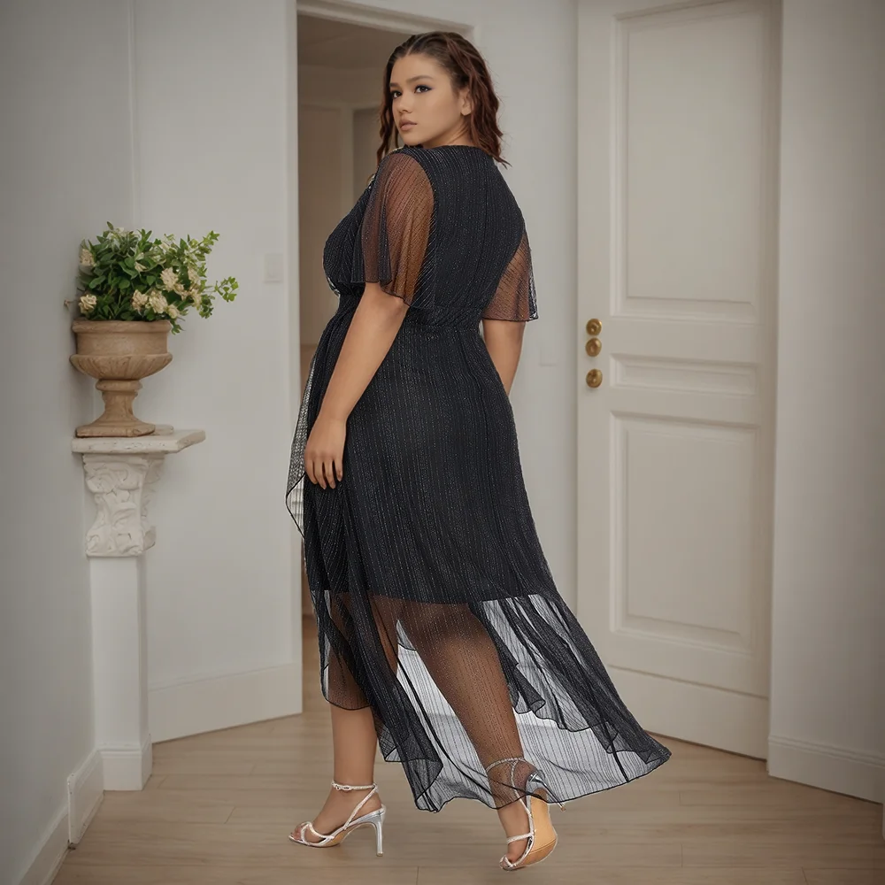 Sukienka koktajlowa, elegancka, plus size, błyszcząca, brokatowa, marszczona, obcisła mini sukienka, sukienka z cekinami, z falbankami na rękawach.
