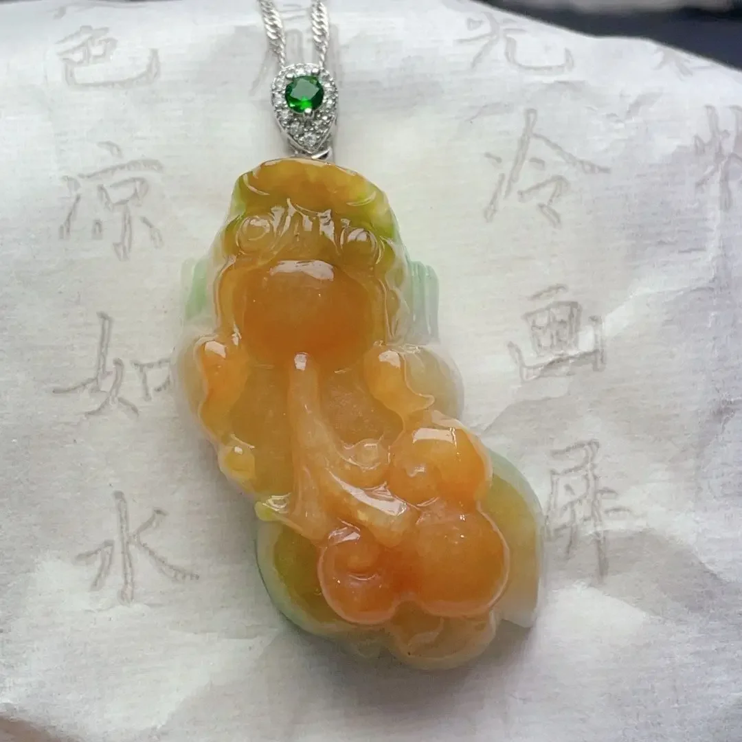 

Myanmar Laokeng Jade Authentic High-end Glutinous Seed Huang Fei Pixiu Pendant Exquisite Versatile Collection Gift Boutique