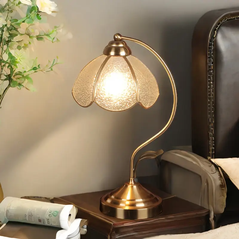 

Vintage Petal Shape Glass Bedside Table Lamp Bedroom Living Room Study Restaurant Hotel Medieval Romantic All Copper Desk Lights