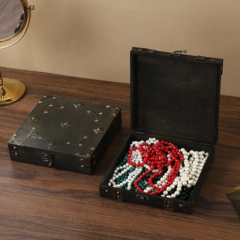Antique Wooden Treasure Chest Jewelry Box with Lock Large Capacity Retro Storage Case for Necklaces Wedding Gift Keepsake