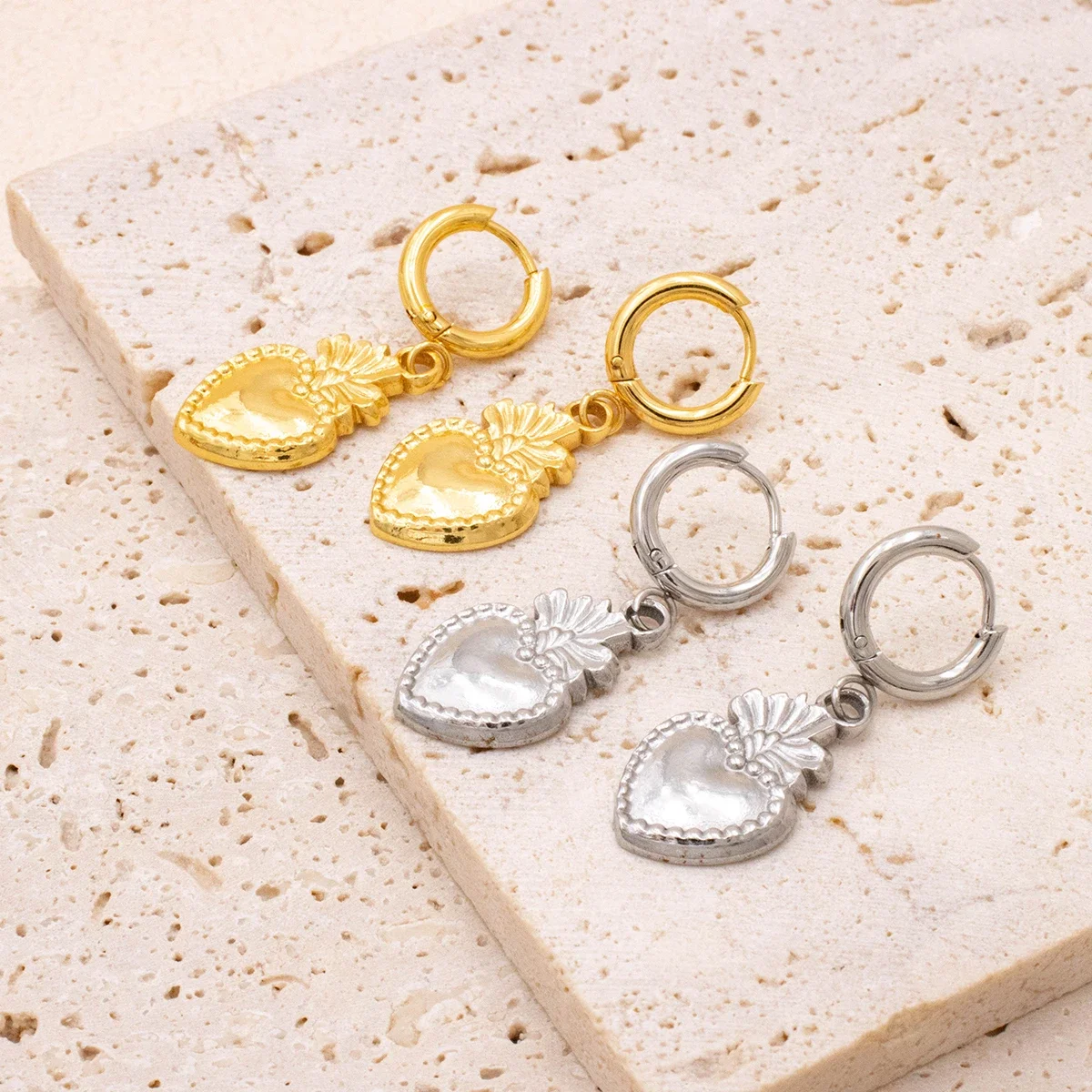 

Stainless Steel Heart Pendants Earrings Drop Hoop Earrings Small Ears Piercing Charms for Girls Female Jewelry Gift
