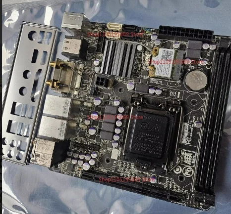 

Материнская плата Gigabyte GA-H77N-WIFI, интерфейс 1155 Pin, поддержка процессоров I5/i7, два гигабитных сетевых порта, HDMI/DVI, USB3.0