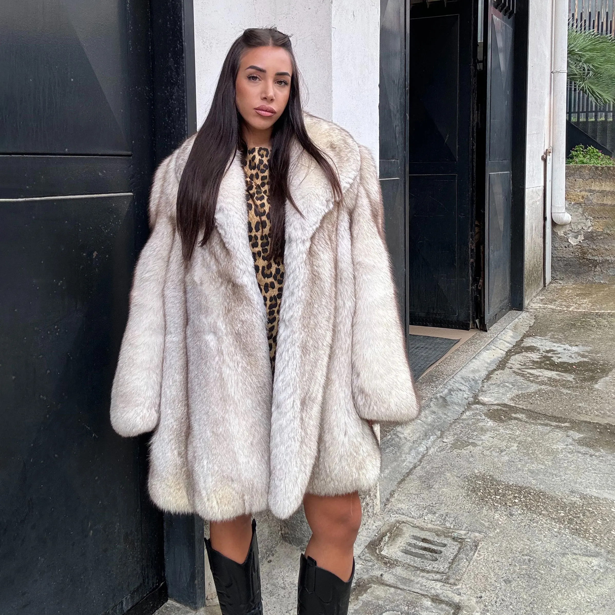 Luxury Women Elegant Real Natural Fox Fur Long Coat Full Pelt Jacket Winter Fashion Genuine Fox Fur Warm Thick Outerwear