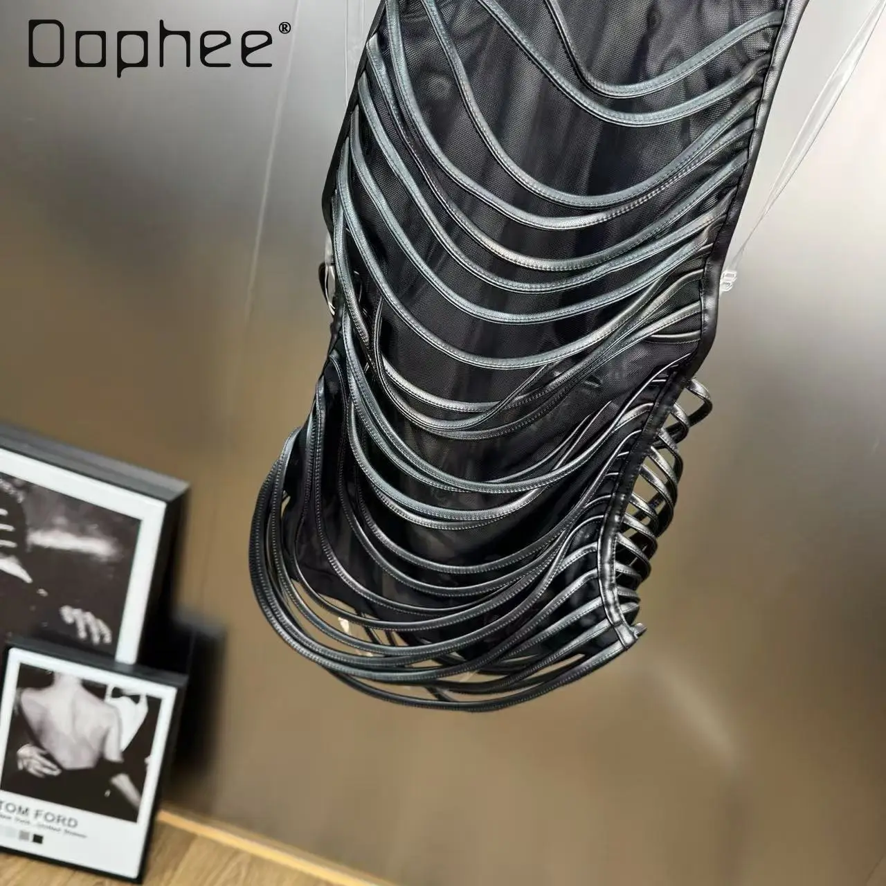 2025 ฤดูร้อนใหม่แฟชั่นบุคลิกภาพหนังSplicingตาข่ายSuspenderเสื้อกั๊กHigh Street SpiceสาวInsสลิงอเมริกันเซ็กซี่Crop Top