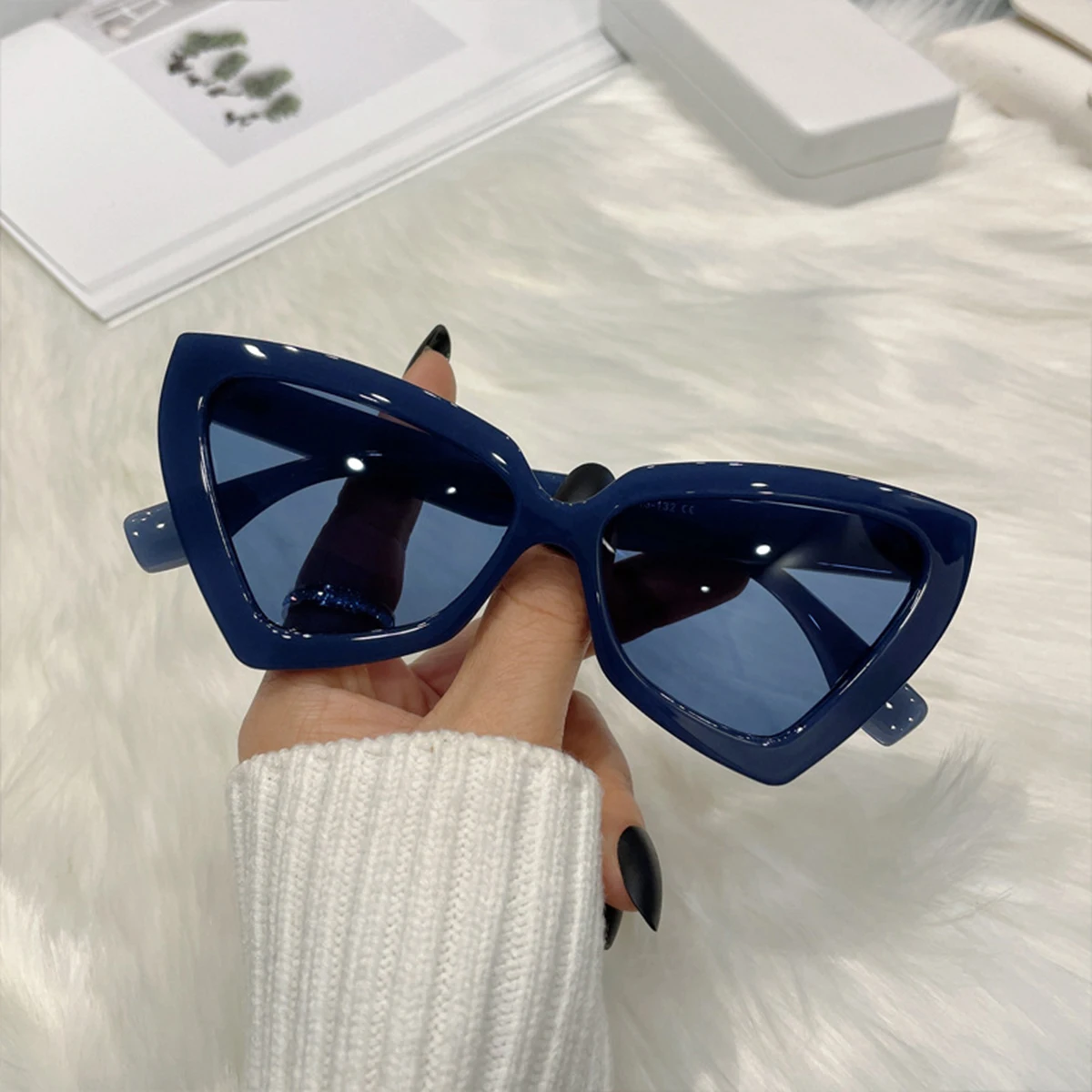 New Triangle Polygon Sunglasses Women Men Vintage Glasses Retro Cat Eye Sun Glasses Female Male Eyewear Eye Glasses for Summer image 3