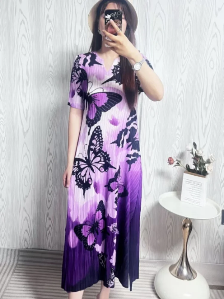 

Miyake Pleated Skirt for Women 2024 Summer New Fashion Printed High-end Casual Short-sleeved V Neck Pleated Mid-length Dress