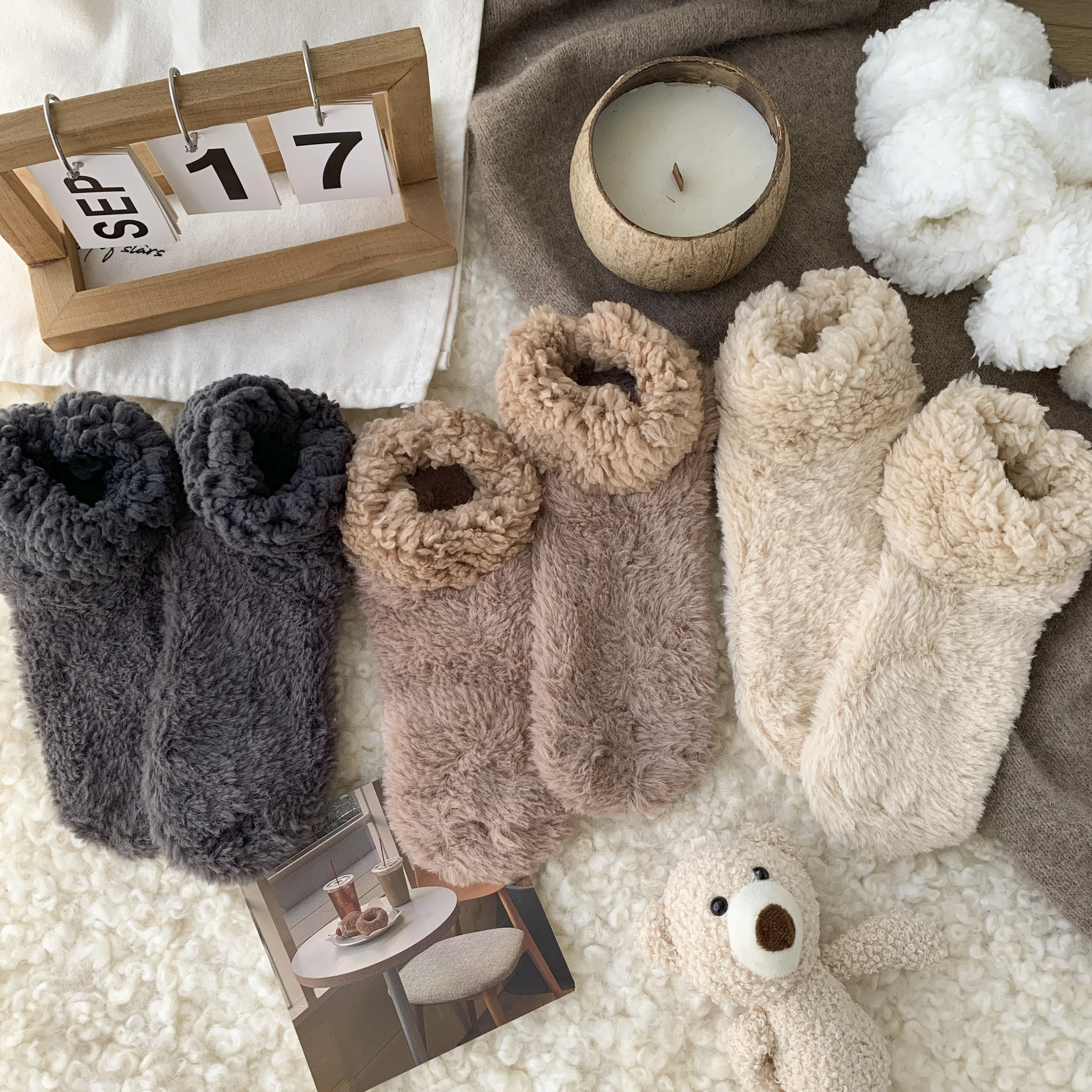 3 Pairs of Women's Thick Terry Socks for Winter, Thickened and Warm, with Non-Slip Rubber Soles for Home Use, Sleeping, and Foot