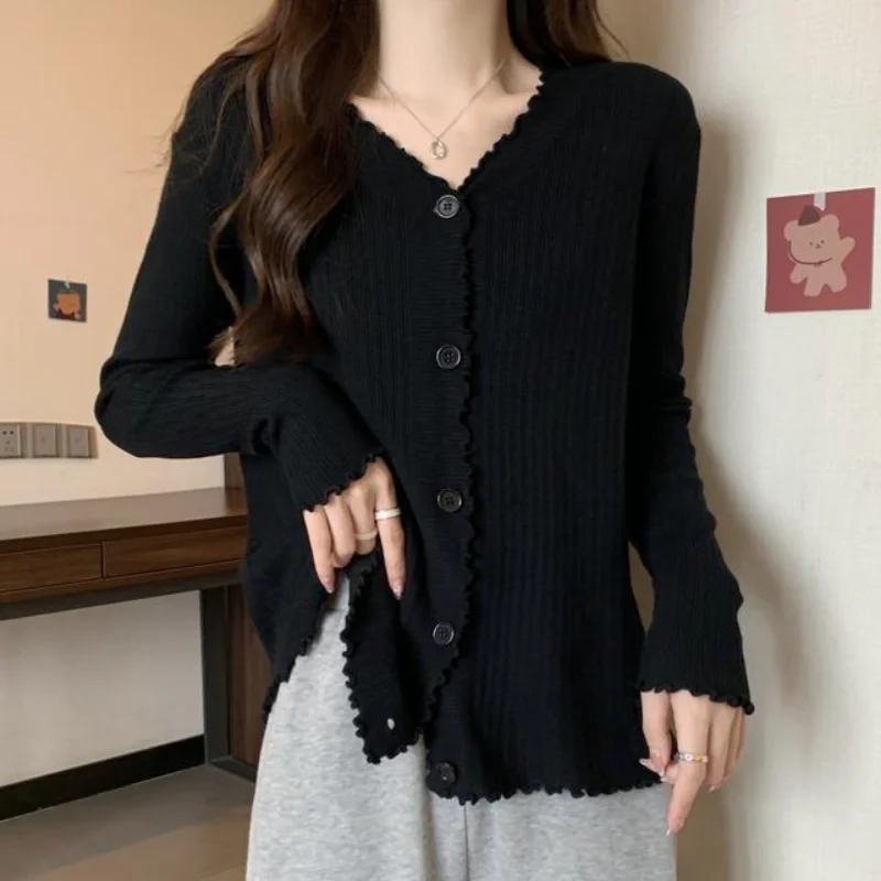 Design-sensorischer Cardigan für Damen, neuer Herbst-Strickpullover