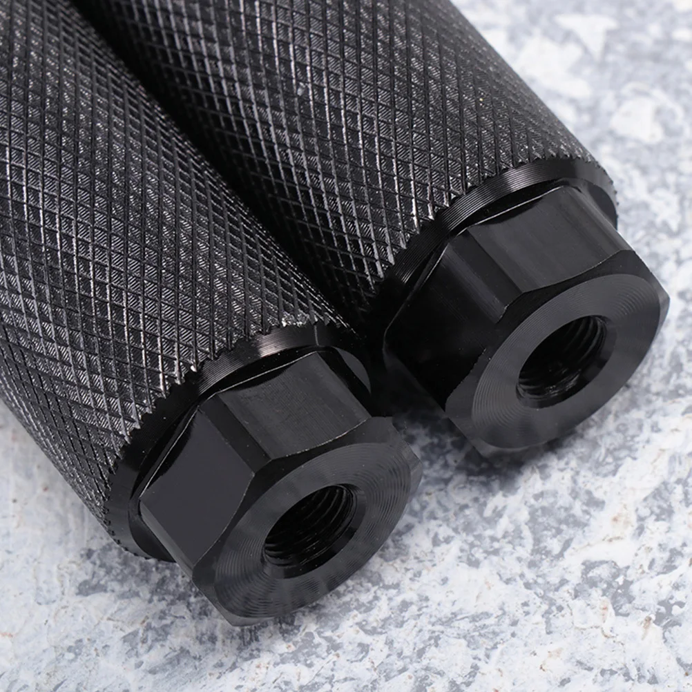 4 szt. Aluminiowe pedały rowerowe, wytrzymałe tylne podnóżki, antypoślizgowe cylindryczne pedały rowerowe, solidne akcesoria rowerowe