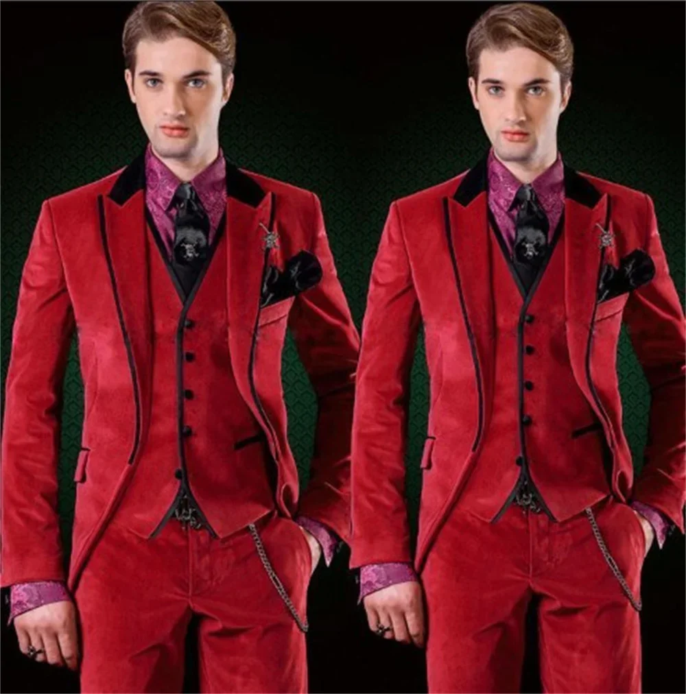 Men\'s Red Velvet Three Pieces Suit Tuxedos Single Breasted Jacket Vest Pants Wedding Prom Banquet Busienss Tuxedos