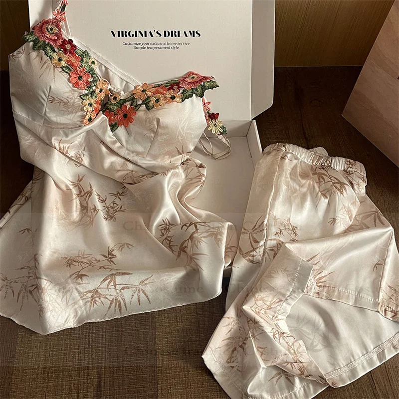 

New Chinese Style Cami Top Shorts Satin Pijama Mujer Embroider Flower Homewear 2Pcs Lingerie Summer New Satin Pyjamas Femme