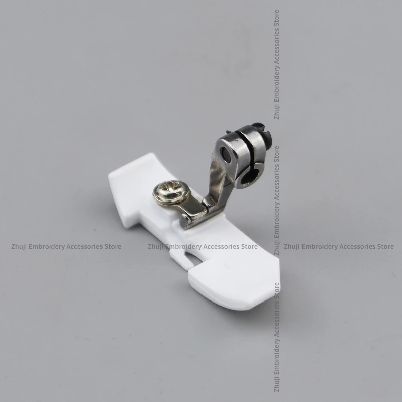 P152D Presser Foot M700 Edge Banding Machine Three Line Presser Foot 747 Overlock Sewing Machine Three Line Locking Machine