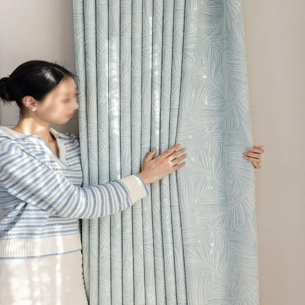 Zestaw zasłon zaciemniających, 2 sztuki, długość 228 cm, panele okienne do sypialni, żakardowy szenil w jasnoniebieskie liście, z haczykami, idealne do