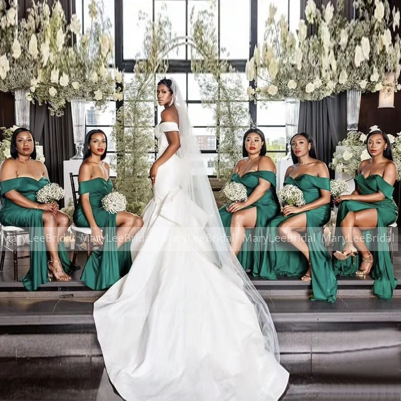 

Plus Size Emerald Green Bridesmaid Dresses with High Slit Sexy Off the Shoulder Shiny Satin Reception Dress Maid of Honor Gowns