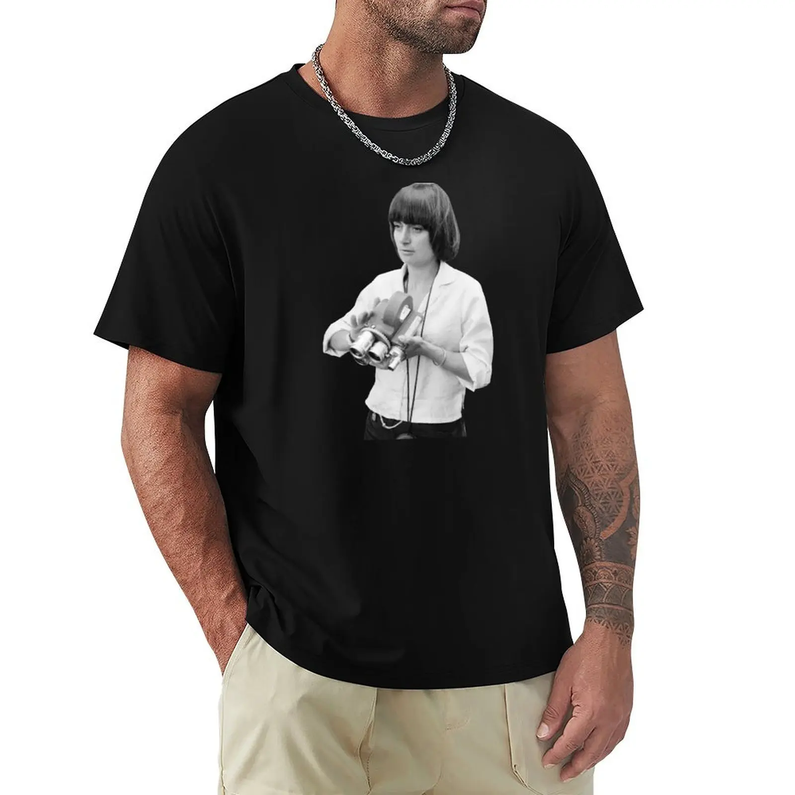 

A young Agnes Varda T-Shirt Casual Street Style Short Sleeve Tee
