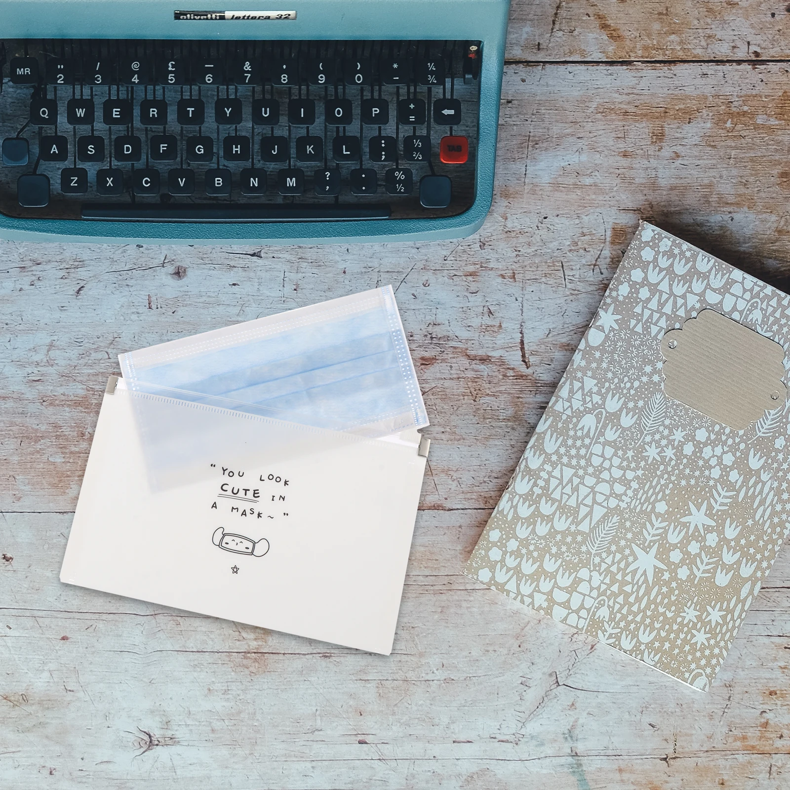 

5pcs Mask Storage Case Portable Foldable White Color PP Material Reusable Easy Clean Home Office School File Folder