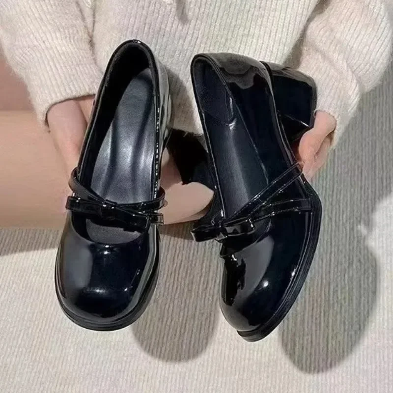 Zapatos de tacón medio para mujer, estilo Mary Jane, con punta cuadrada y tacón cuadrado, novedad de primavera/otoño 2025, zapatos de moda con lazo de mariposa, tacones de moda, gran oferta.