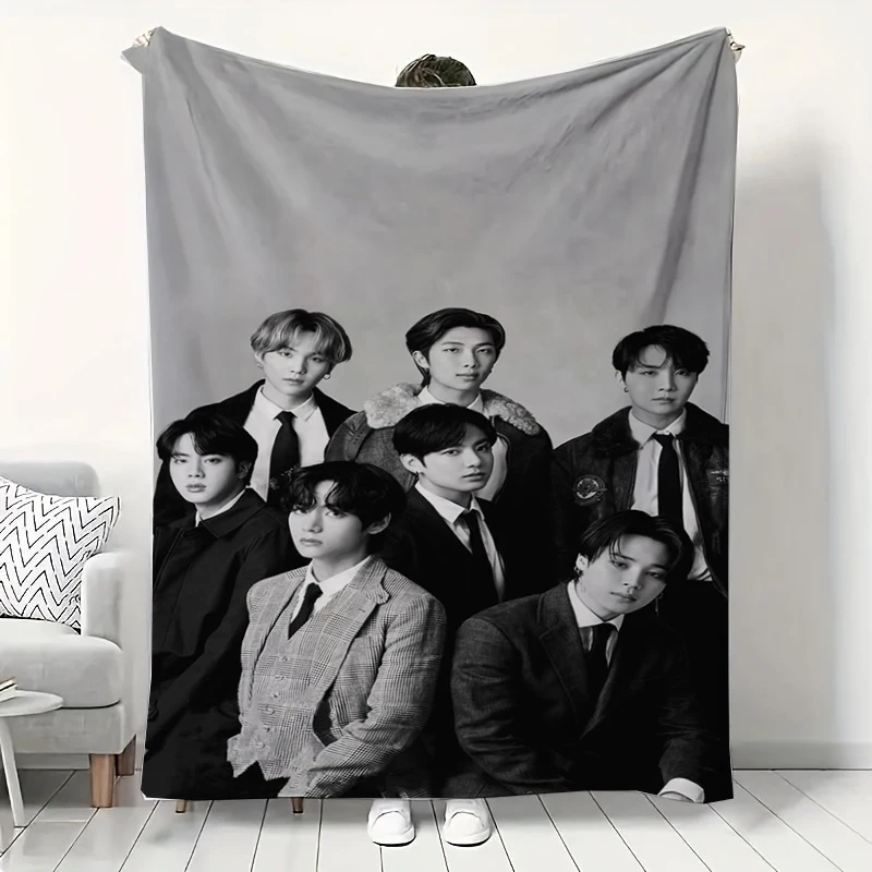 Куленепробиваемое одеяло для мальчиков MINISO BTS. Подходит для детей/взрослых/пар, дома/кемпинга, фланелевое одеяло мягкое и удобное. Куленепробиваемое одеяло для мальчиков MINISO BTS. Подходит для детей/взрослых/пар, дома/кемпинга, фланелевое одеяло мягкое и удобное.