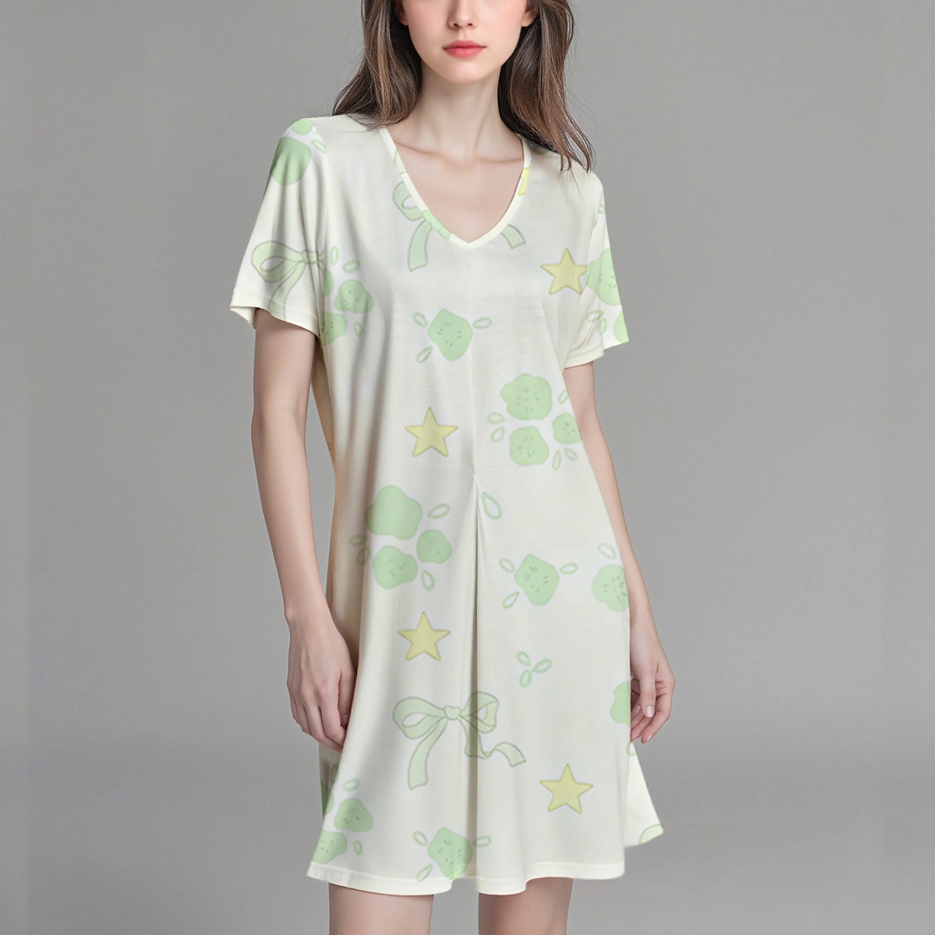 レディースVネック半袖ワンピース、プリント柄入りレディースTシャツ、やや伸縮性のあるカジュアル生地