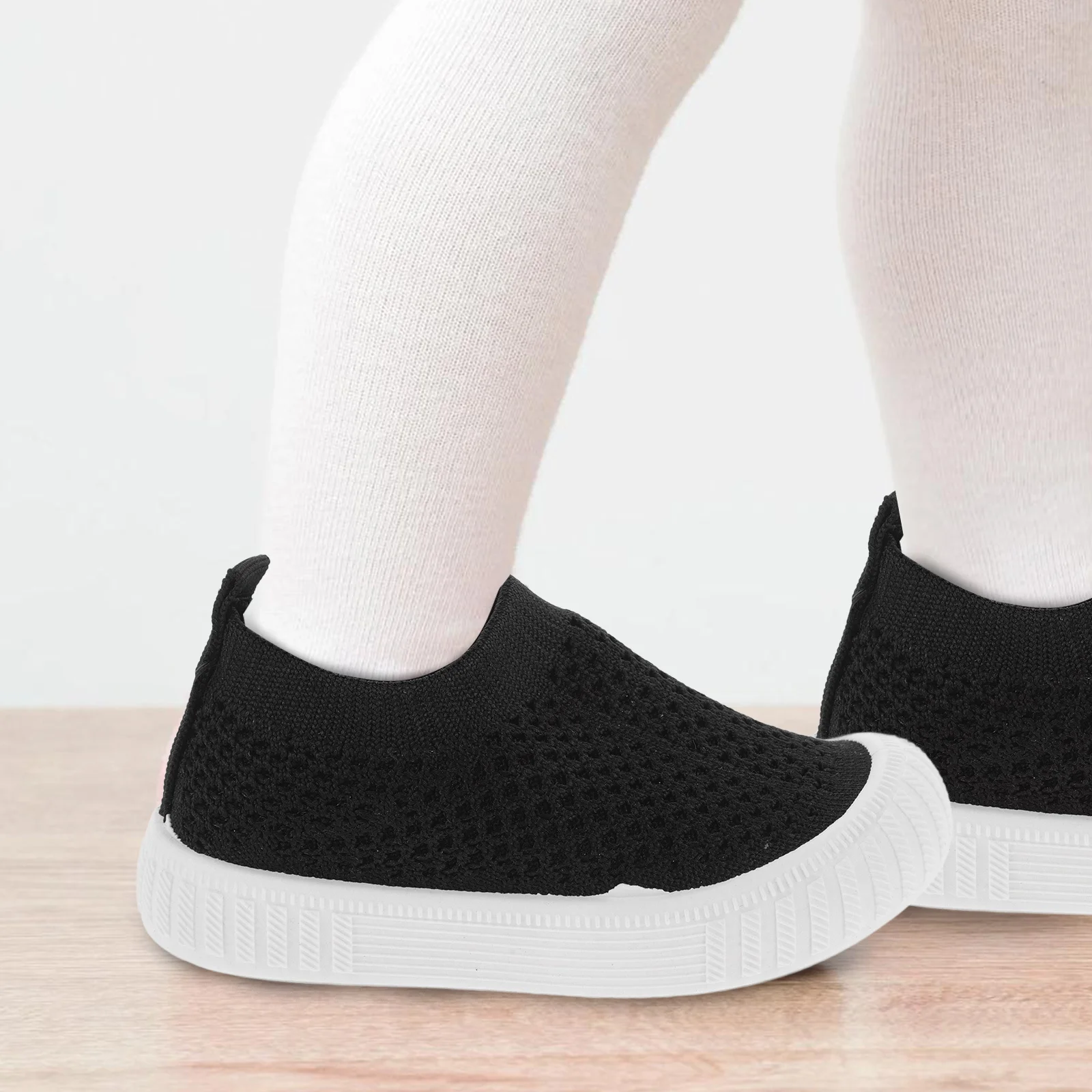 زوج واحد من أحذية المشي للأطفال الصغار، نعل مرن شبكي يسمح بمرور الهواء، أحذية مشي أولى مريحة ومرنة للأطفال