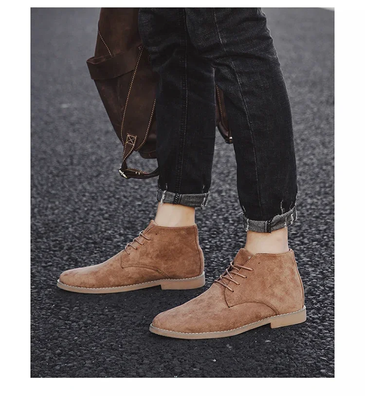 Modische braune Chelsea Boots für Herren im britischen Stil, hochgeschnittene Wildlederschuhe mit Schnürung und spitzer Zehenpartie, Herren-Knöchelstiefel – Detail 16