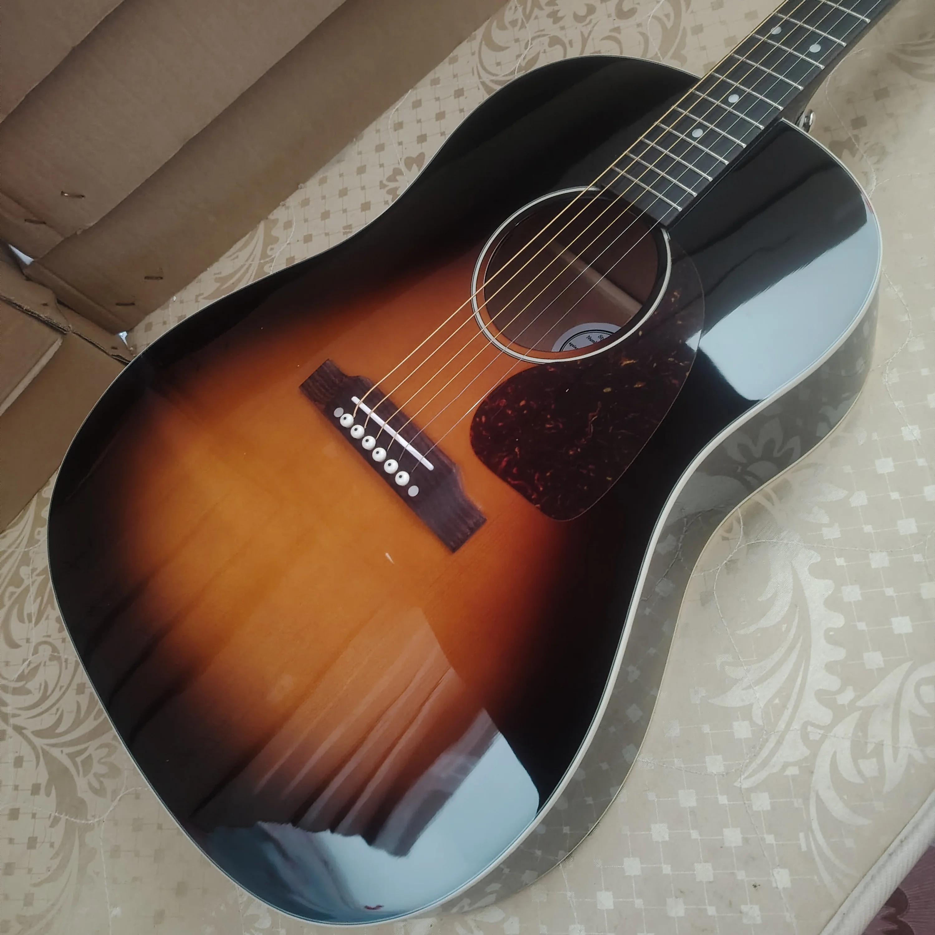 41 inch/301EQ/Sun Burst Color/Folk Guitar/Solid Spruce Top/Redwood Fingerboard/20 Sound Columns/6 Strings/Original Electric Guit