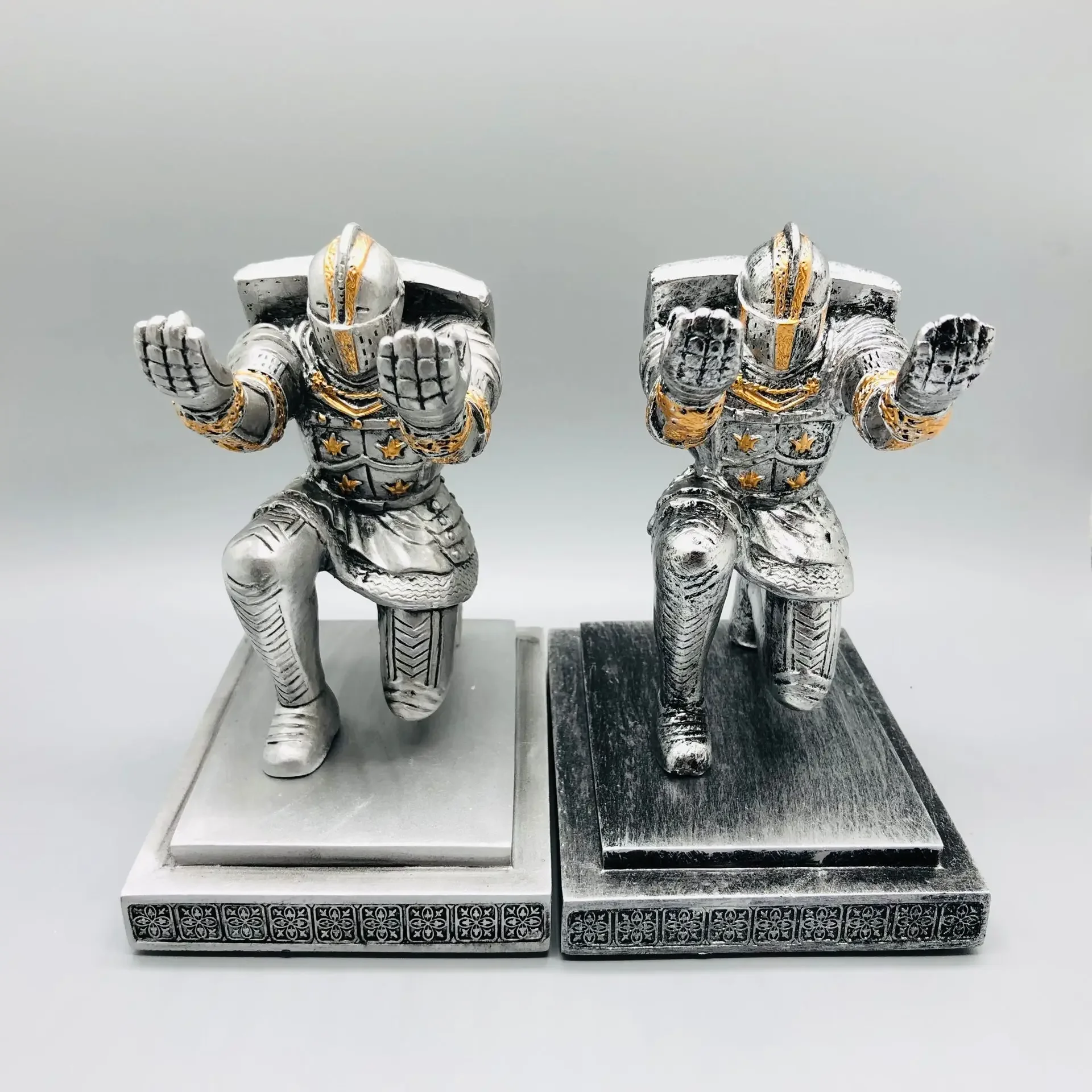 Knight Pen Holder Executive Shield Soldier Figurine Pencil Stand for Office Accessories Desk Organizer Monster Pencil Holder