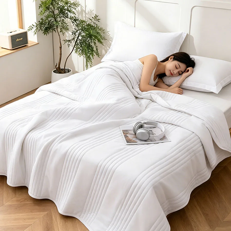 Lightweight Quilted Summer Blanket for Bed Double Sided Soft Breathable Thin Comforter Skin Friendly King Summer Quilt Bedspread