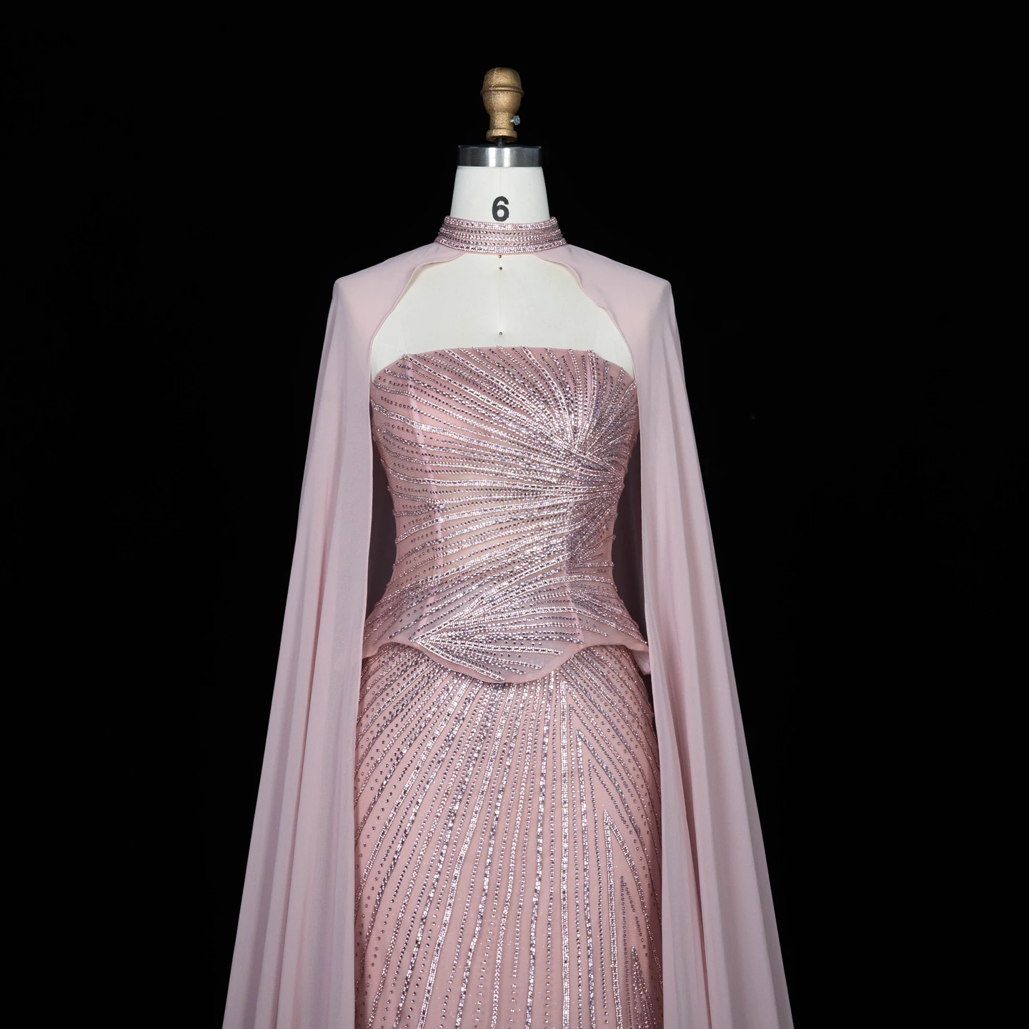Sharon Said Luxuriöses lila Abendkleid, trägerlos, mit Kristallperlen, langer Chiffonumhang, Meerjungfrauen-Schnitt, formelles Abendkleid für besondere Anlässe, SS112 Custo – Detail 23