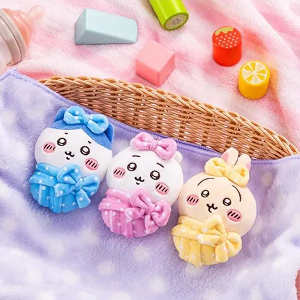 

Коллекция детской одежды Chiikawa: Мягкая игрушка-подвеска Chii Hachiwera Usagi (Нагано) – милый меховой декор для сумок и сумок-клатчей