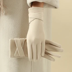 A Pair of Warm Gloves with Velvet to Prevent Cold, Suitable for Girls' Winter Windproof Cycling and Driving