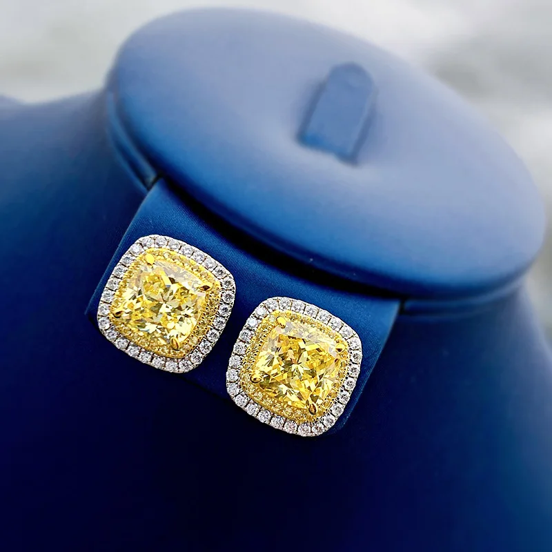 

Женские серьги-гвоздики из серебра 100% пробы, с натуральным топазом