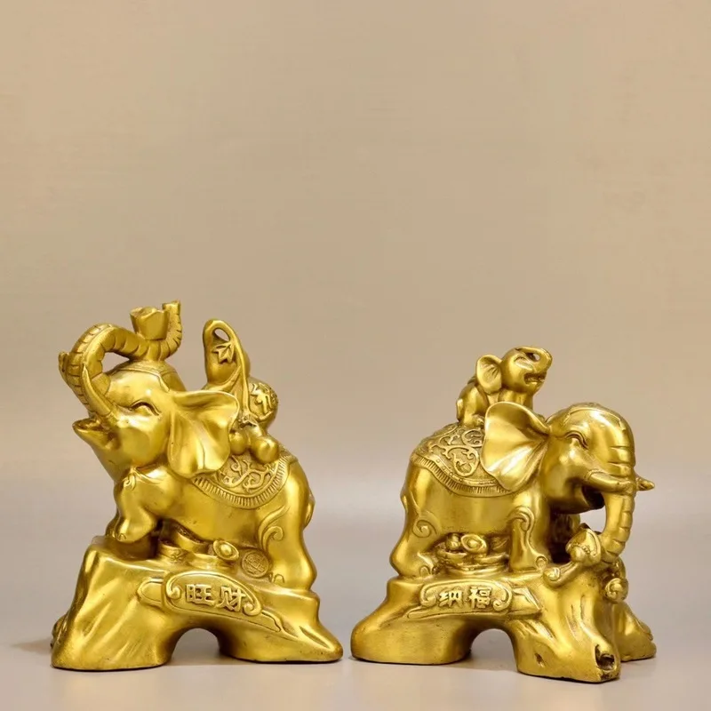 A pair of copper elephant ornaments for home living room decoration, auspicious and fortune-bringing water-absorbing elephants f