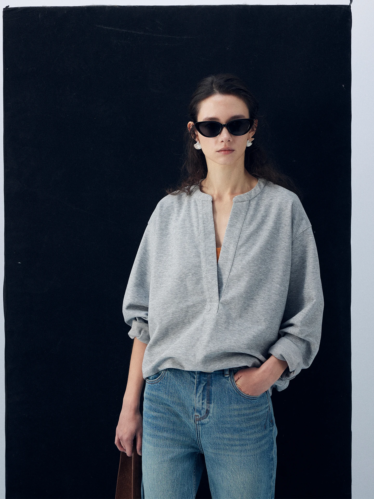 

Вязаный свитшот Moofeel для женщин, маленький размер, ранняя весна, V-образный вырез, из махровой ткани, с длинными рукавами, пуловер