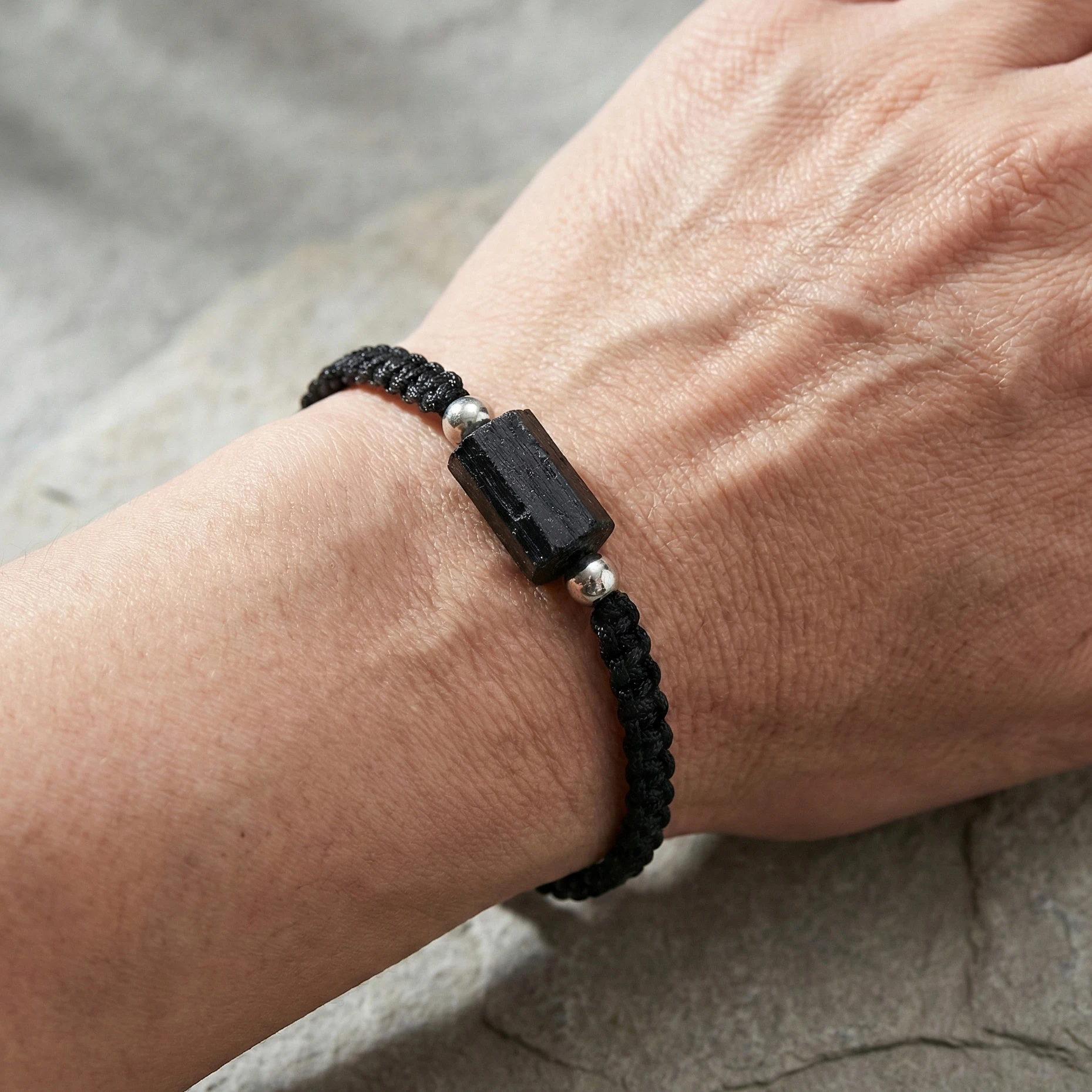 Bracelet en tourmaline noire naturelle pour homme et femme, cristal de guérison, fait main, extensible, perles en pierre naturelle, bijou ajustable, cadeau