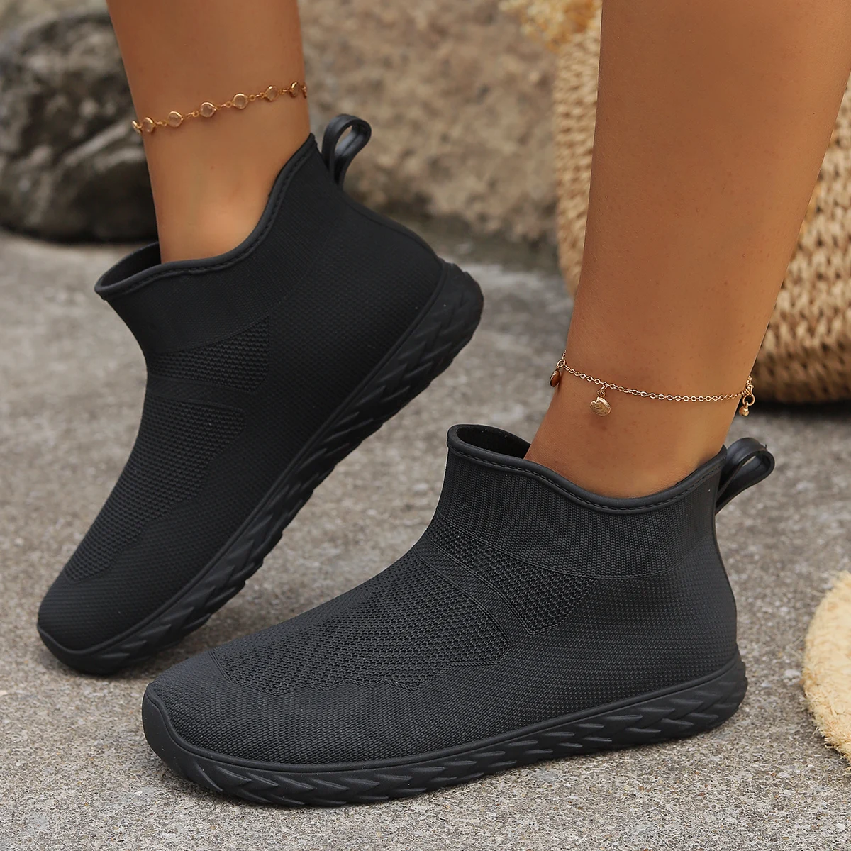 Women\'s New Solid Color PVC Four Seasons Water Shoes Fashion Casual Flat Rain Boots Low Round Head Outside To Wear Rain Shoes