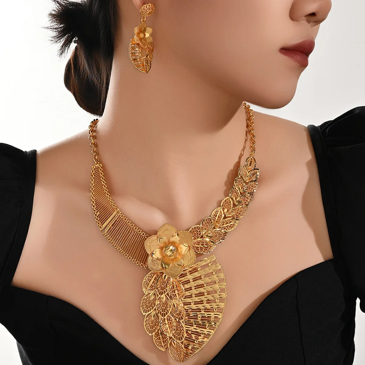 9999 gold Middle East fashionable bride flower set necklace and earrings set manufacturer - available