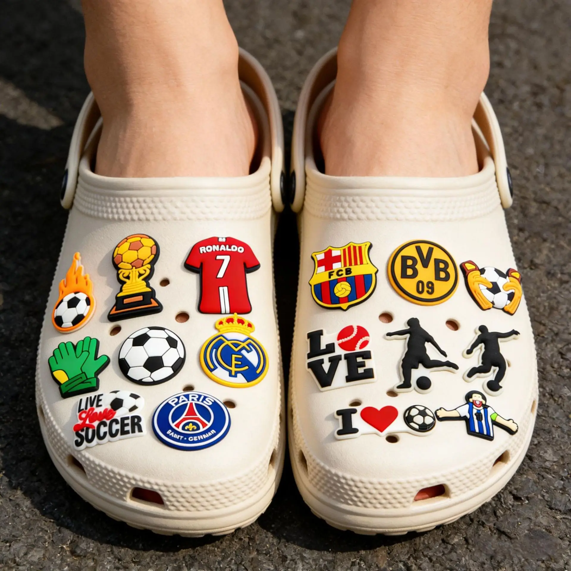 

32pcs New Arrival Unique Cartoon Inspirational Quotes DIY accessories PVC Praise Shoe charmas clow for clogs Slides Gift Idea