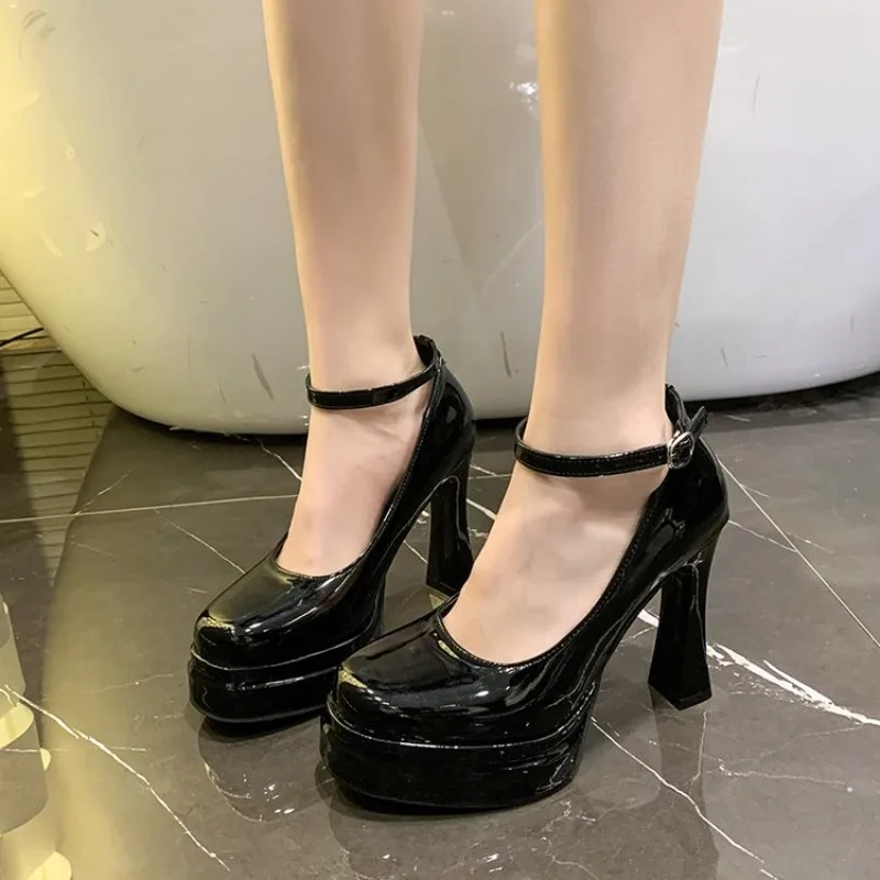 

French Retro Single Shoes Beautiful Small Women Block Heel High Heels 2026 Spring and Summer New