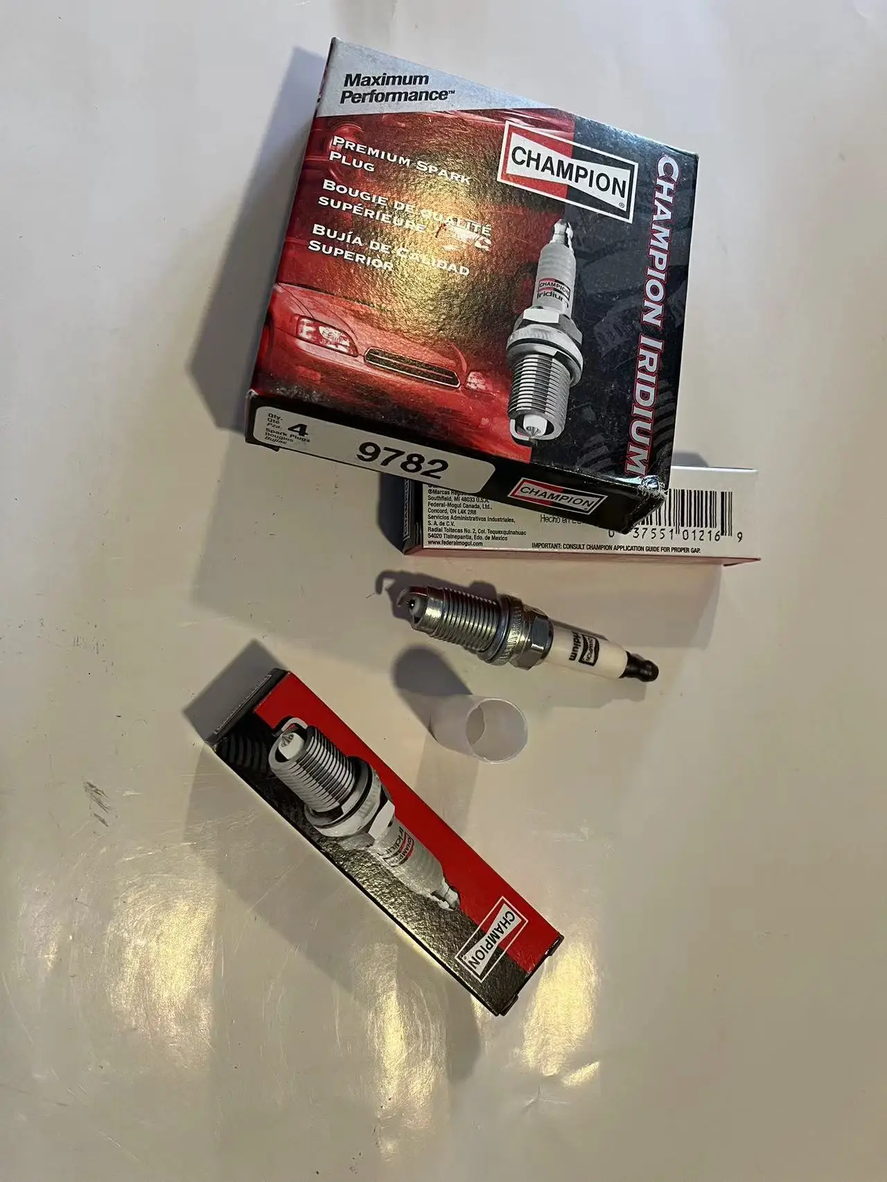 

4 шт. 9782/RC8ZWYPB4 ВИЛКА ЗАЖИГАНИЯ CHAMPION ДЛЯ 101905600 F/C