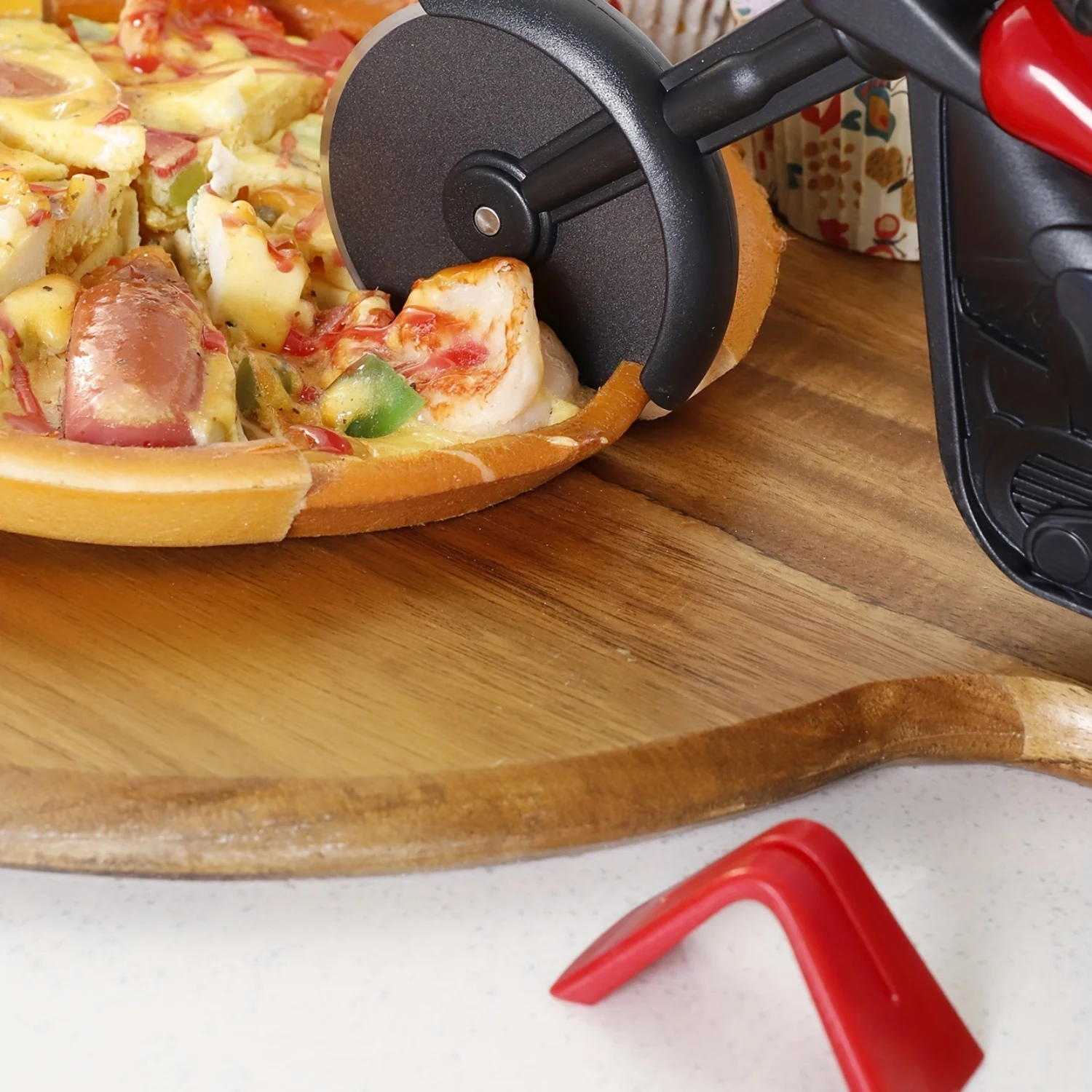 1pc Motorcycle Pizza Cutter - Protective Frame for Safe and Easy Slicing