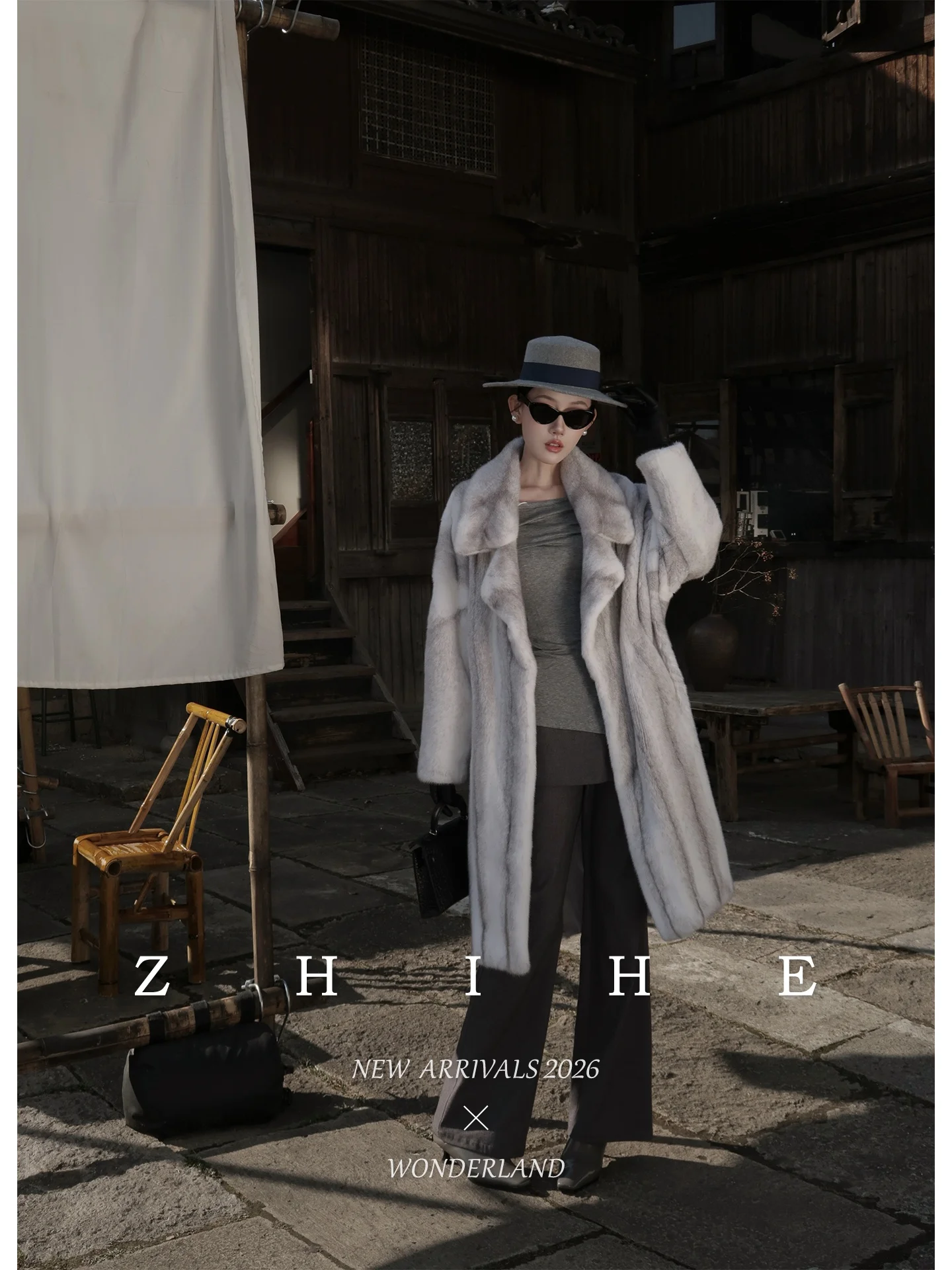 

Комплект из шерстяного трикотажа и хлопковых повседневных брюк Color Blo Camere для женщин: модный, современный, с круглым вырезом, длинными рукавами, для осени и весны