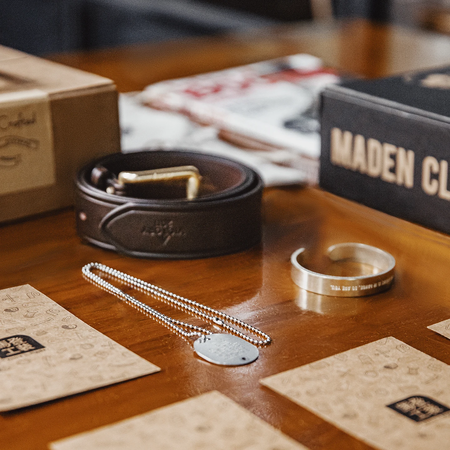 

Винтажные ремни из натуральной кожи Maden, подарочный набор, подвеска с гравировкой букв, ожерелья, регулируемые медные браслеты с буквами для влюбленных папы