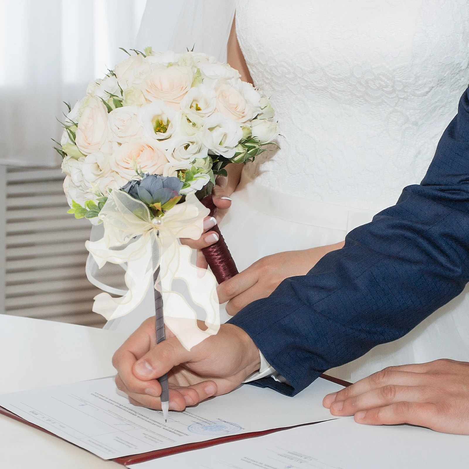 

Шариковая ручка с искусственной розой, креативный цветочный дизайн, гладкое письмо, черные чернила, подарок учителю, Валентина, свадьба, школа, офисные ручки