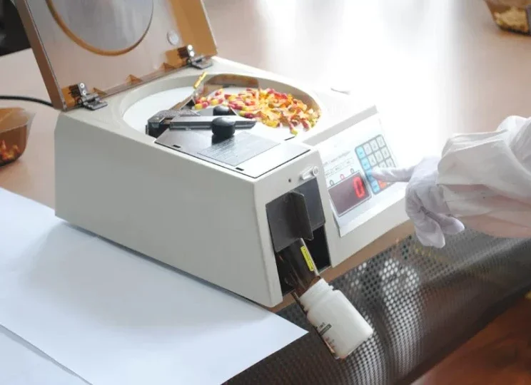 Automatic Tablet Counter Pill Counting Machine for Pharmacy Laboratory Capsule Tablet Counter